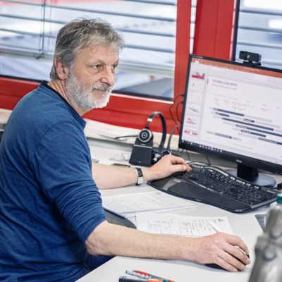 AVAT Karriere - Arbeiten bei AVAT - Martin initiiert Lösungen mit denen wir die Energiewende erfolgreich geregelt bekommen AVAT Karriere - Arbeiten bei AVAT - Martin initiiert Lösungen mit denen wir die Energiewende erfolgreich geregelt bekommen