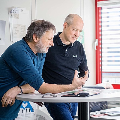 AVAT Karriere - Arbeiten bei AVAT - Martin ist als Ingenieur unser Leiter Produktmanagement AVAT Karriere - Arbeiten bei AVAT - Martin ist als Ingenieur unser Leiter Produktmanagement