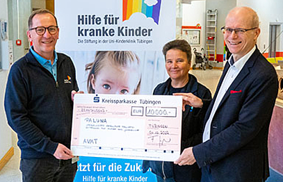 AVAT Spendenuebergabe PALUNA